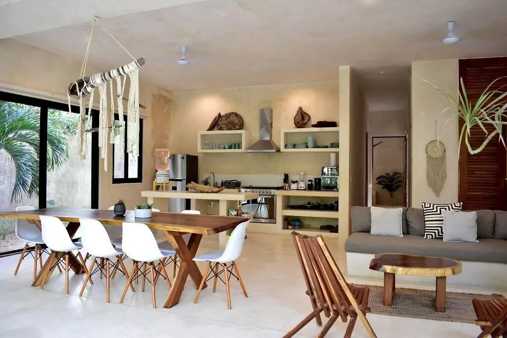 アパート トゥルムChic-Modern Apt W/Pool, Garden, Parking & 3 Bikesアパートメント