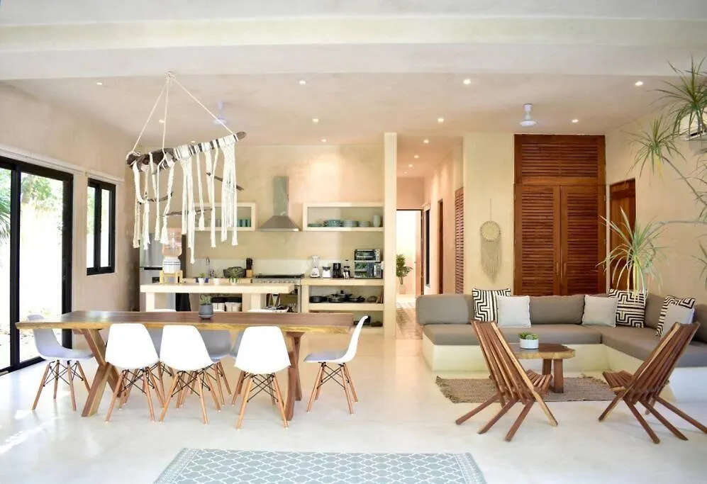 トゥルムChic-Modern Apt W/Pool, Garden, Parking & 3 Bikesアパートメント 0*, トゥルム